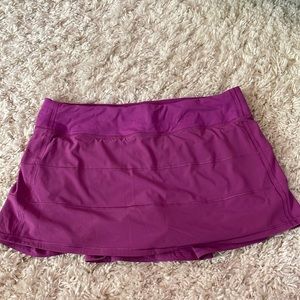 Lululemon tennis skirt, only been worn once and is so comfortable.